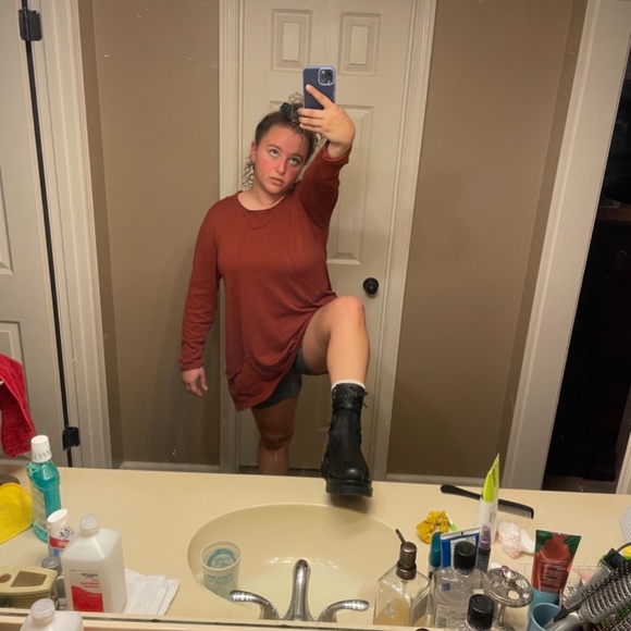 Meet your Posher, Juliana - Picture 3 of 5